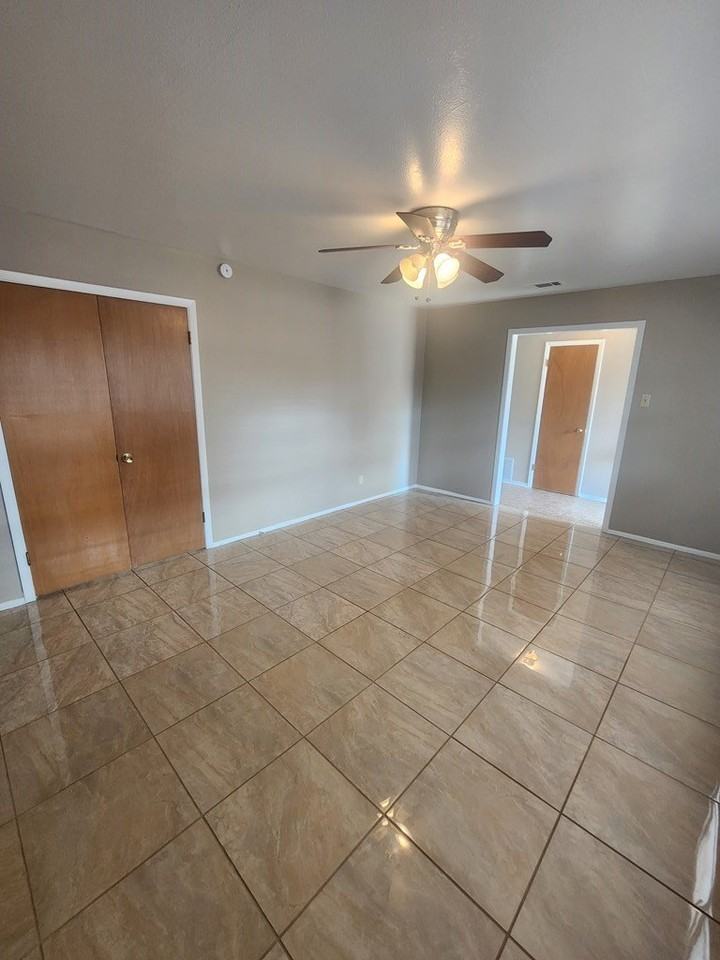 3324 Fannin Ave - Photo 5 of 29