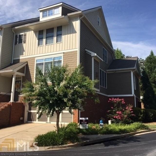 100 Lexington Vlg - Photo 2 of 50