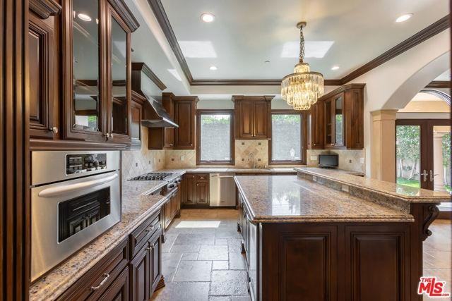 120 S Almont Dr - Photo 3 of 8