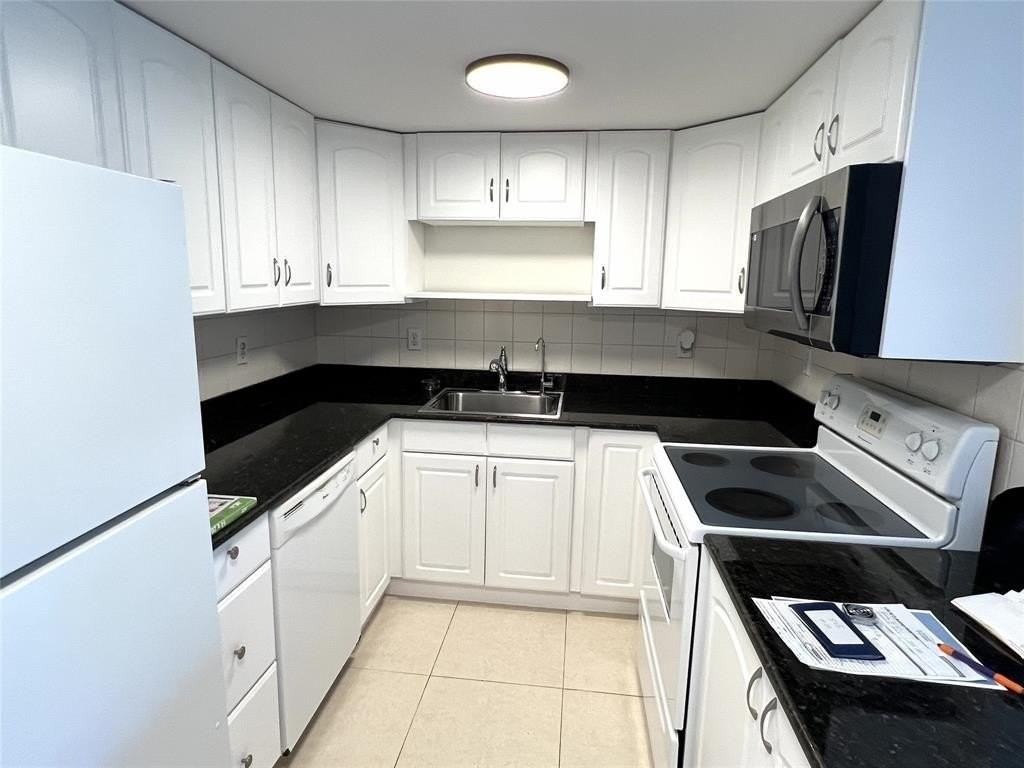 505 Ne 20th Ave #118 - Photo 2 of 22