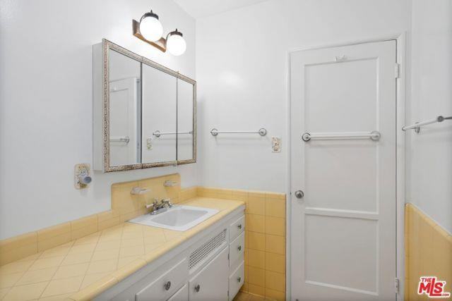 4105 Irving Pl - Photo 2 of 6