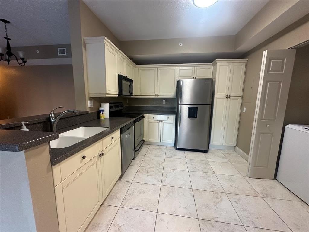 6928 Southwest 39th Street #207 - Photo 7 of 21