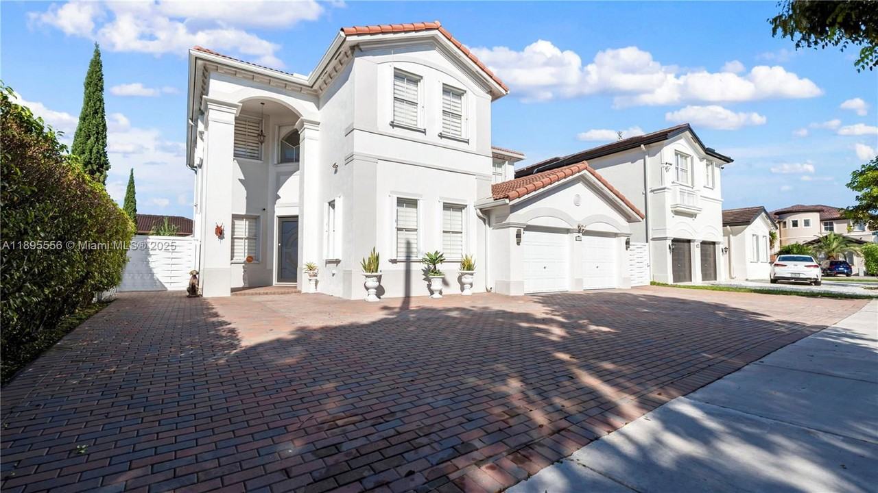 17994 Nw 87th Pl - Photo 2 of 8