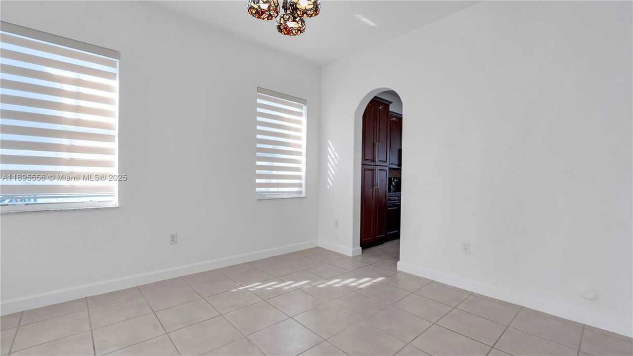 17994 Nw 87th Pl - Photo 6 of 8