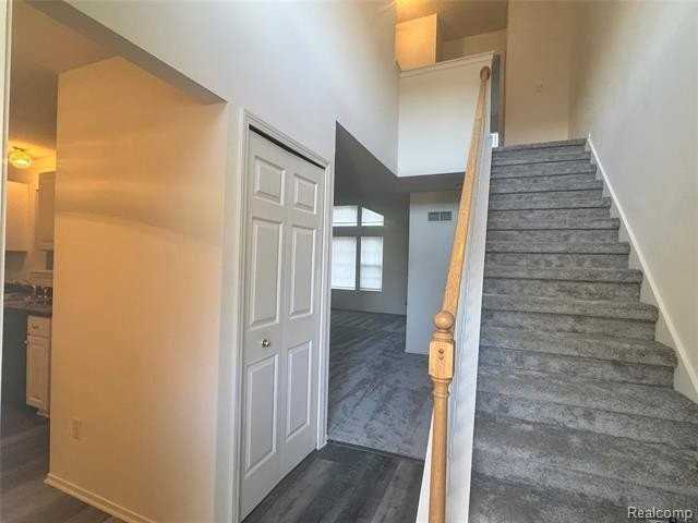 2516 Boulder Ln - Photo 2 of 19