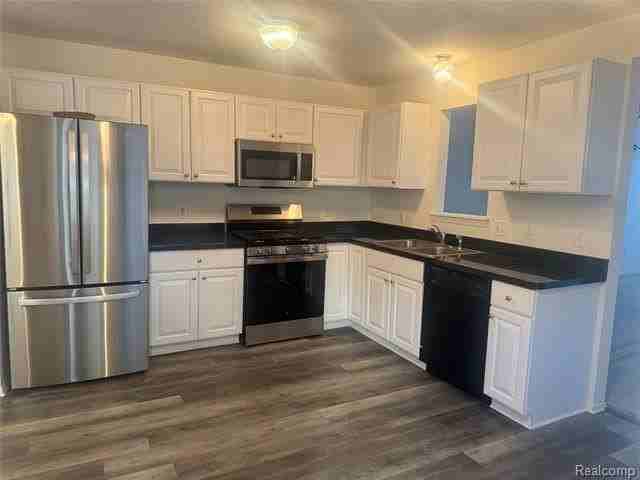 2516 Boulder Ln - Photo 4 of 19