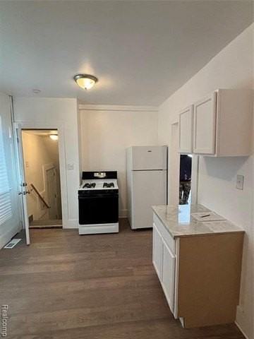 8955 Otsego Avenue - Photo 4 of 14