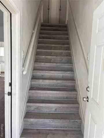 8955 Otsego Avenue - Photo 5 of 14