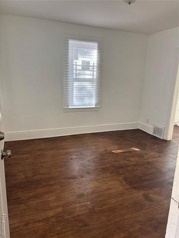 8955 Otsego Avenue - Photo 6 of 14