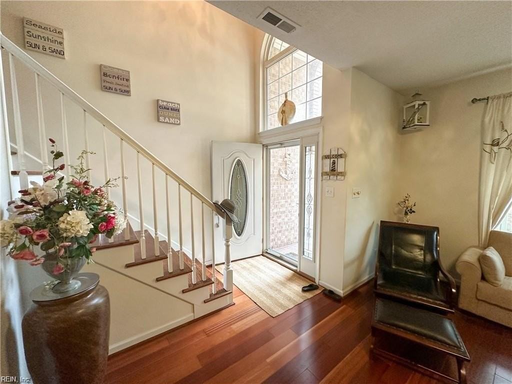 3188 Shore Dr - Photo 3 of 25