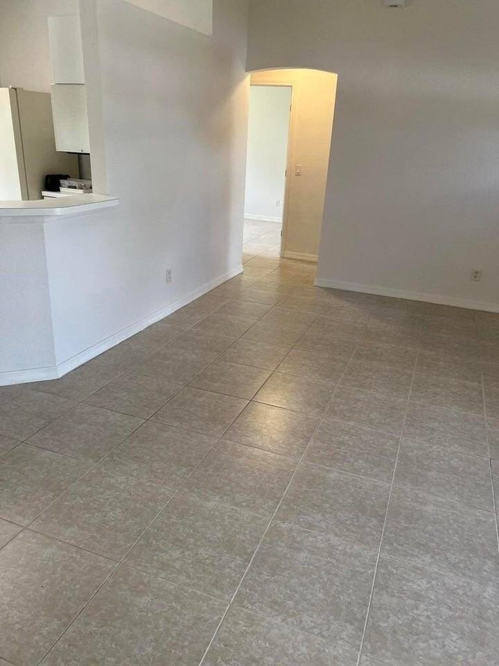 295 Pessoa St - Photo 6 of 17