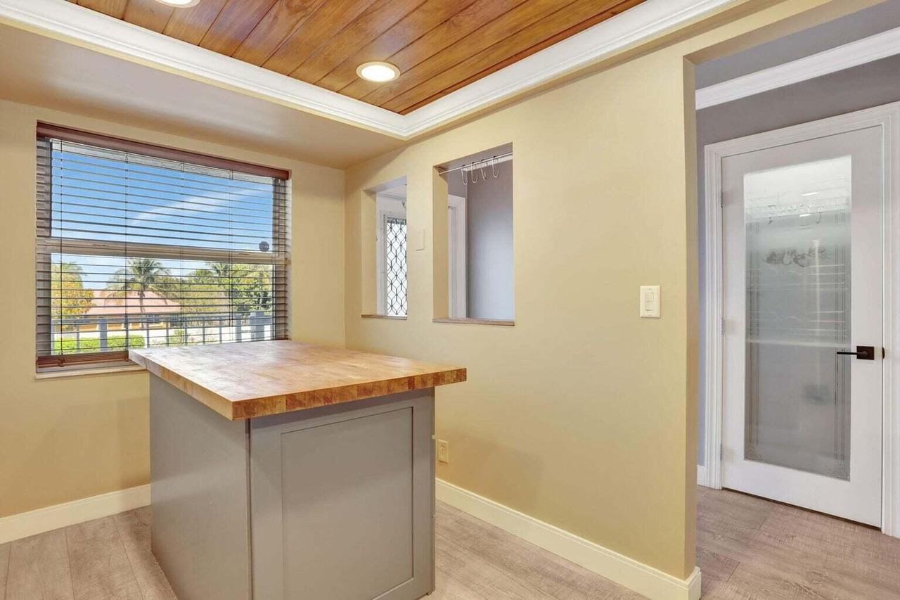 7800 Nw 18th St #201 - Photo 6 of 31