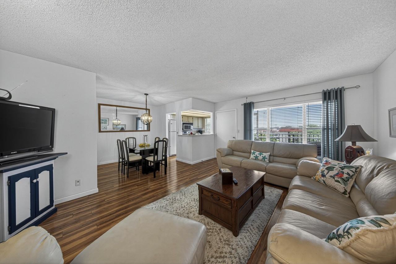 804 Se 7th St #405 - Photo 6 of 31