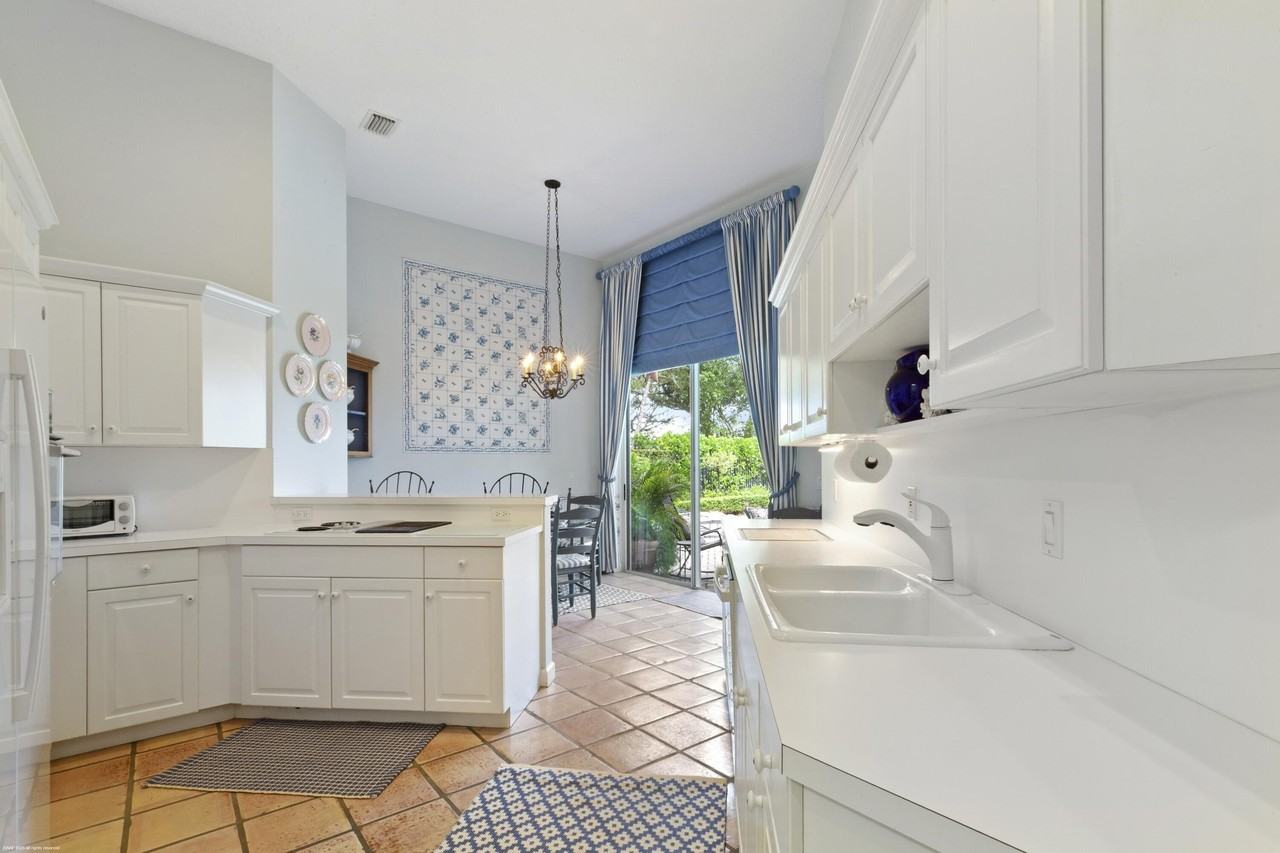 14239 Calypso Ln - Photo 5 of 50