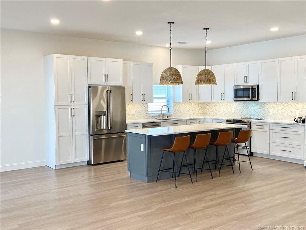 1704 Primrose Ct - Photo 5 of 30