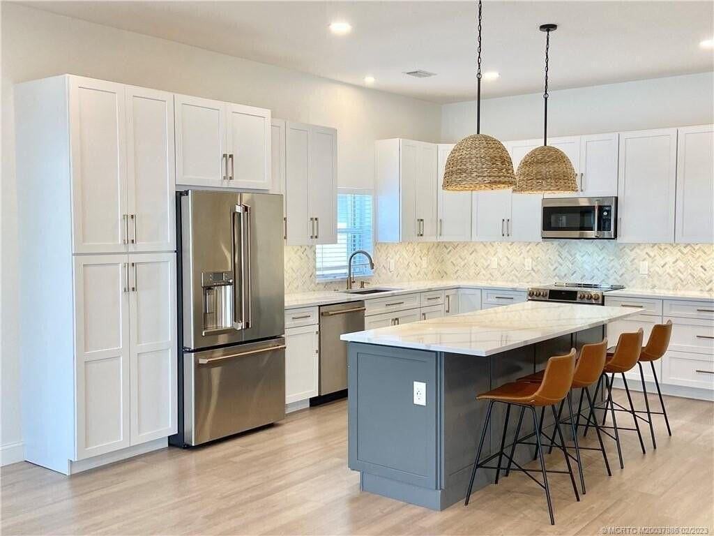 1704 Primrose Ct - Photo 6 of 30