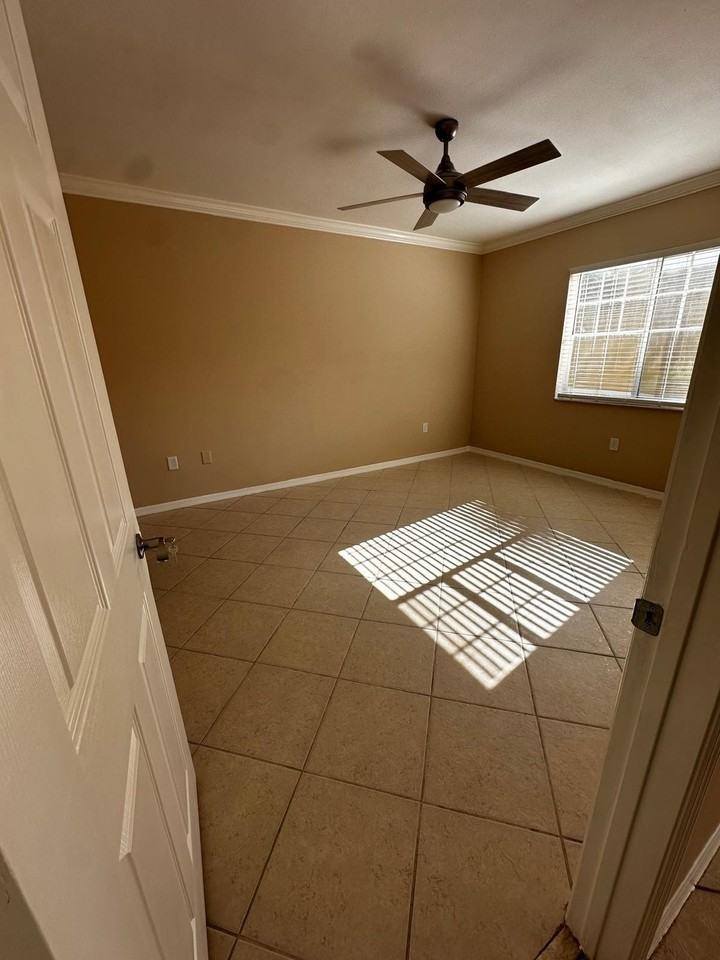 6511 Emerald Dunes Drive #206 - Photo 5 of 9