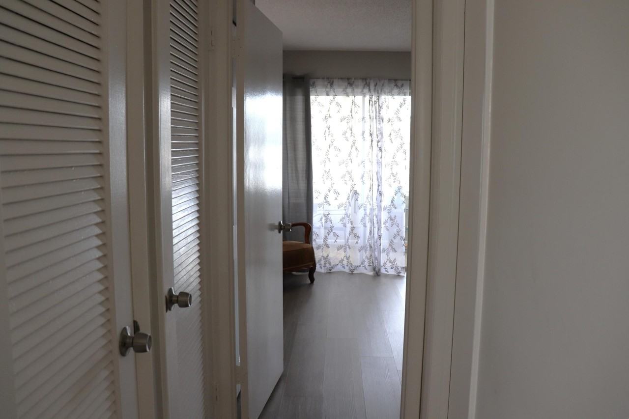 801 Flanders Ter #Q - Photo 7 of 15