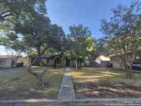 205 Maple Dr - Photo 1 of 1