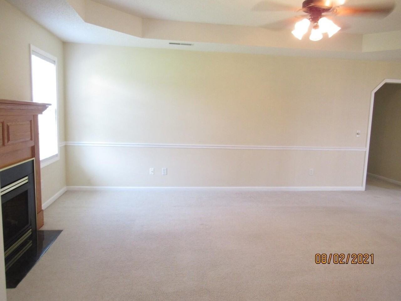 3370 Aurora Dr - Photo 4 of 19