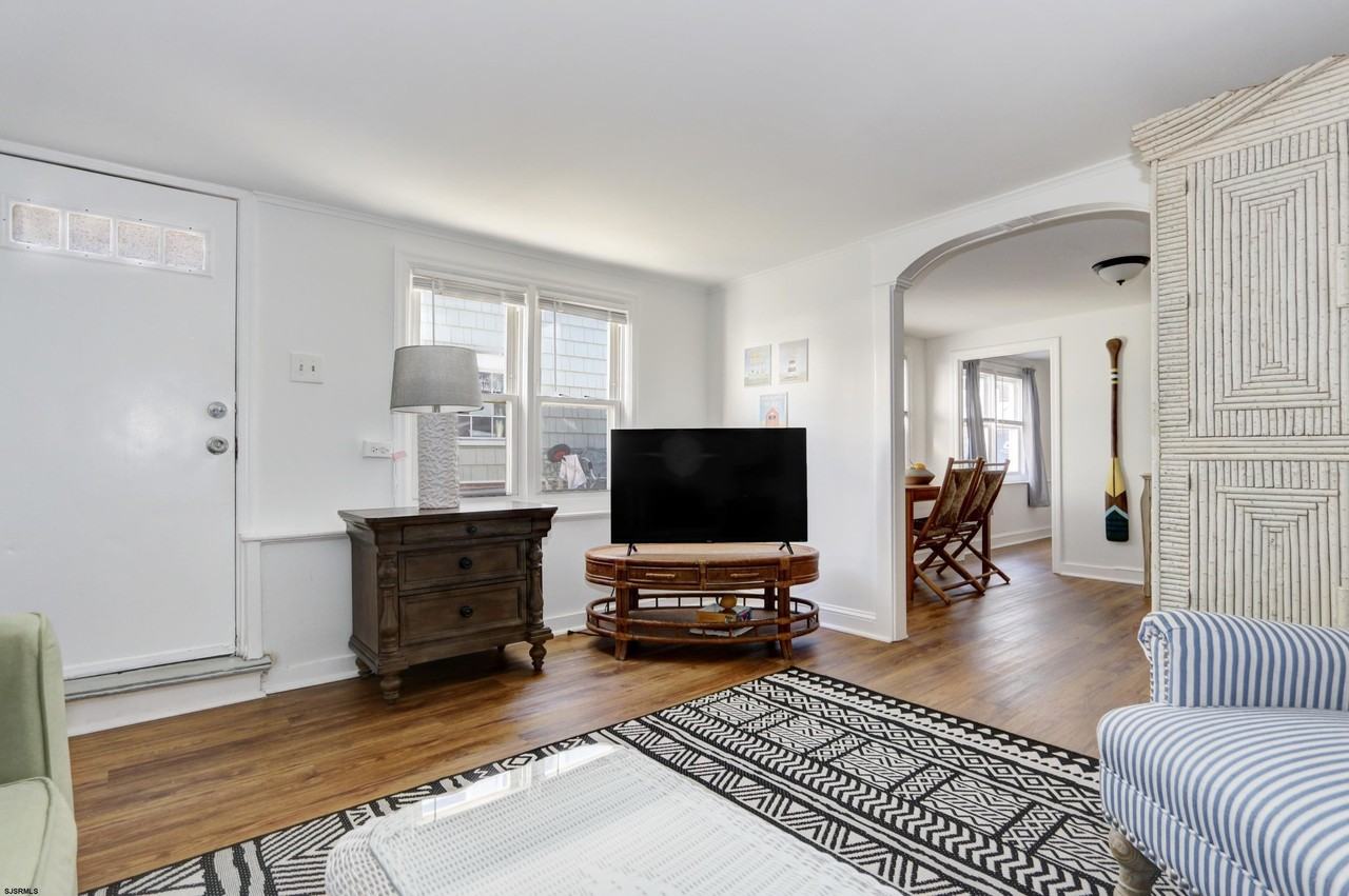 10 S Troy Ave - Photo 2 of 15