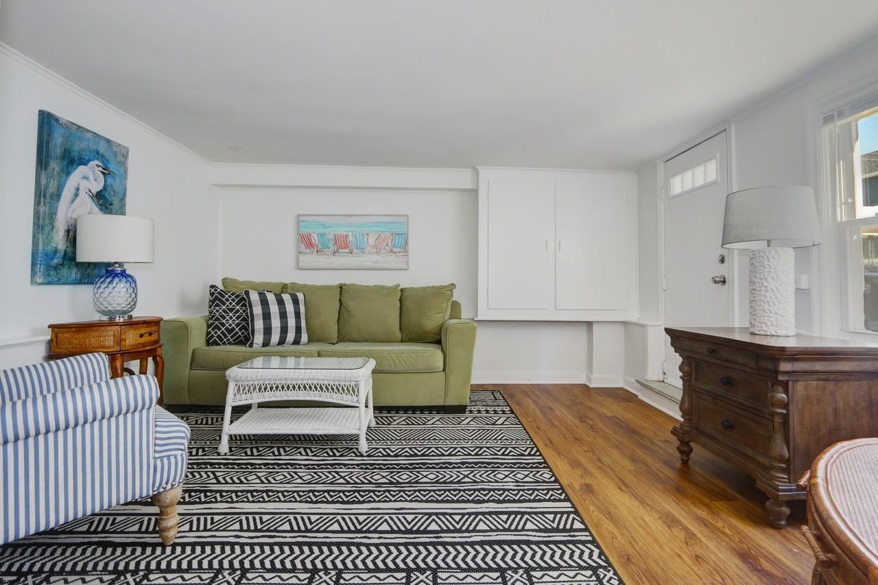 10 S Troy Ave - Photo 3 of 15