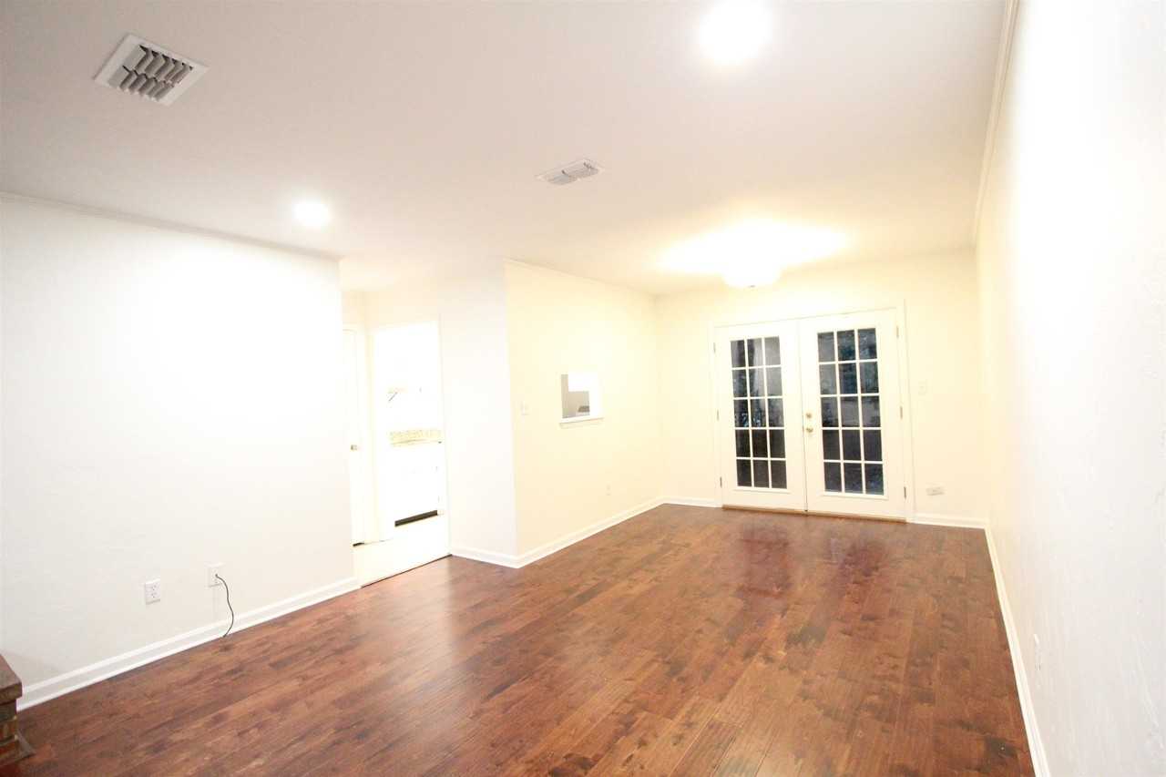 617 N Magnolia Dr - Photo 5 of 32