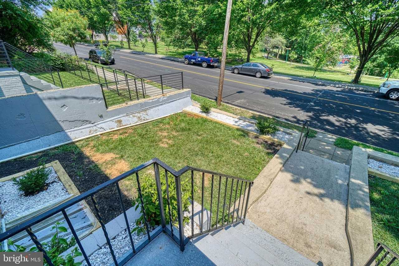 2818 18th St Ne - Photo 2 of 50