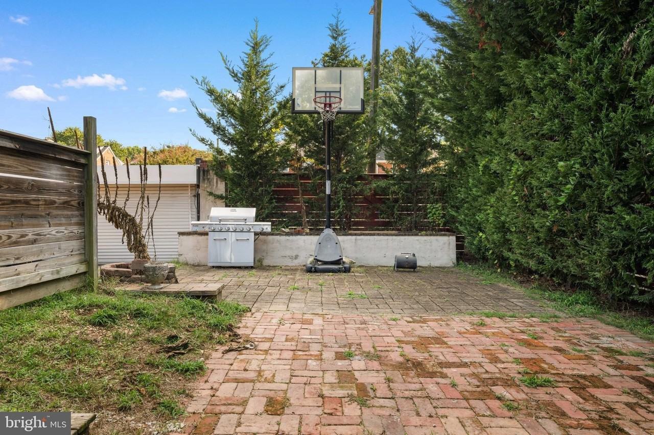 4005 Anacostia Ave Ne - Photo 6 of 12