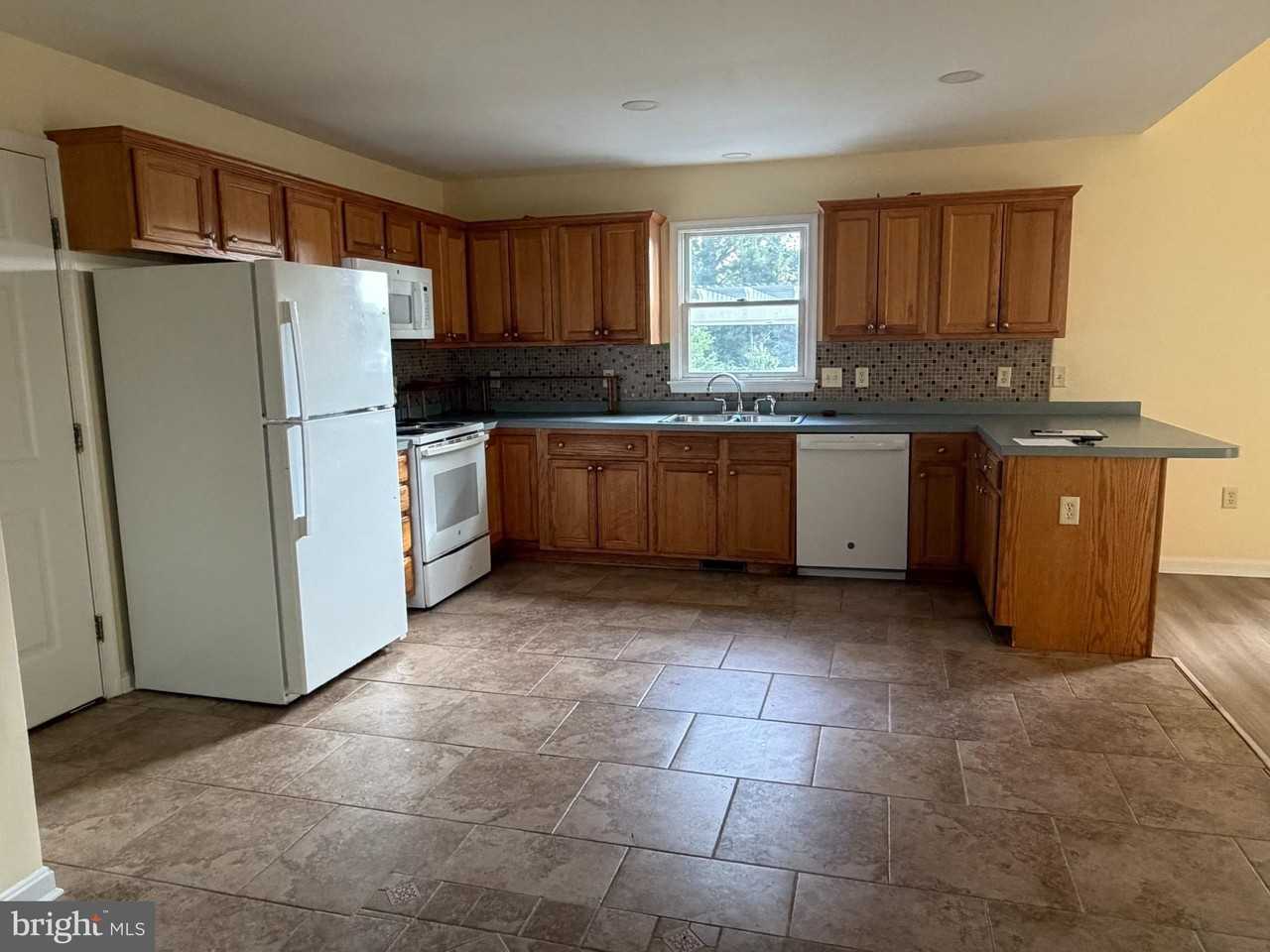 17079 Apples Way - Photo 3 of 10