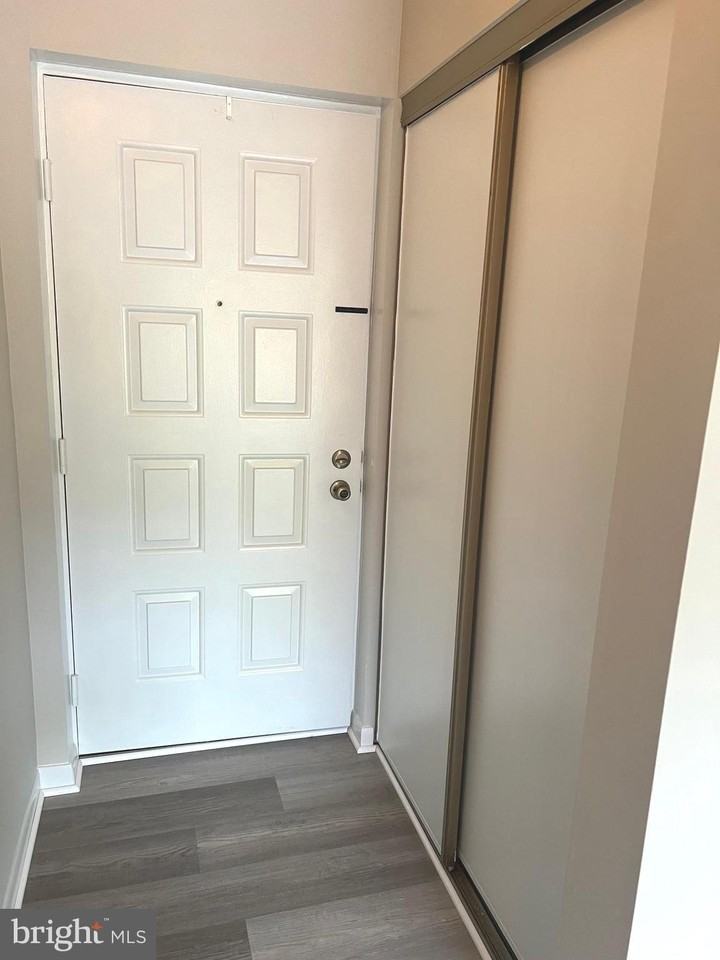 15300 Beaverbrook Ct Unit 88-2b #88-2B - Photo 5 of 44