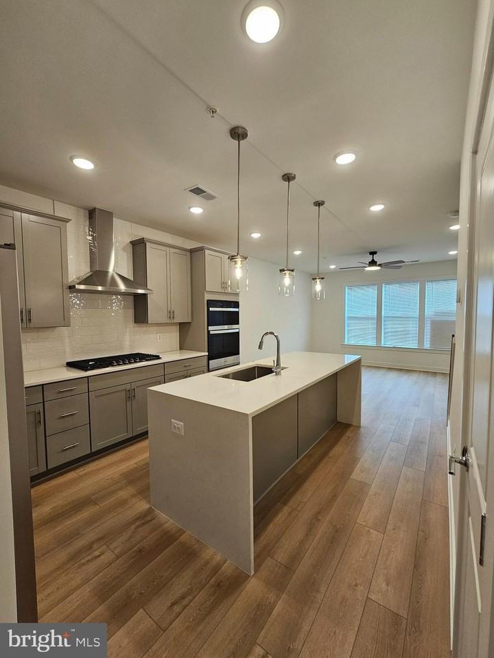 2033 Henson Norris St - Photo 6 of 47