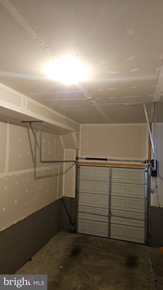 9072 Fox Stream Way - Photo 5 of 24