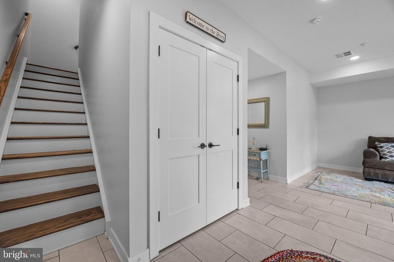 4523 Riverside Way - Photo 5 of 50