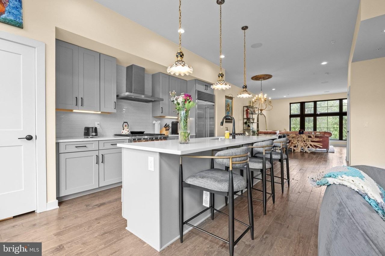 4523 Riverside Way - Photo 6 of 50