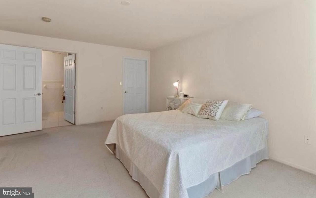 13675 Philmont Ave Unit 40-00 #40 - Photo 7 of 24