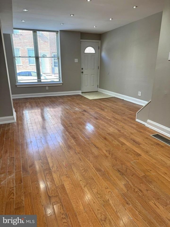 2531 S Warnock St - Photo 4 of 32