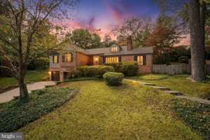 featured image of 3120 N Pollard St