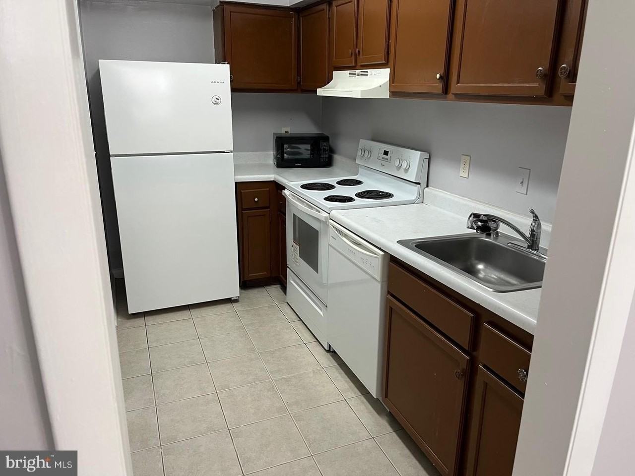 9505 Hagel Circle #01B - Photo 2 of 7