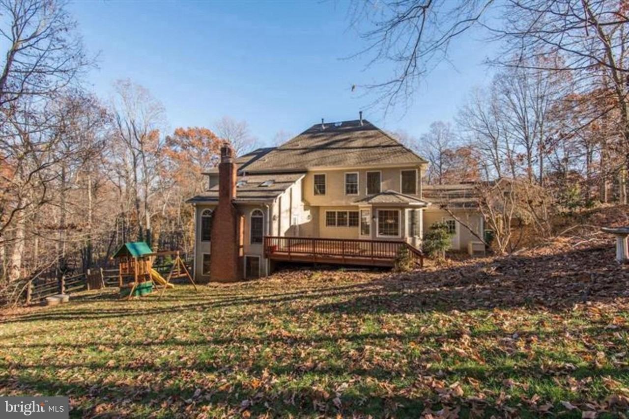 2082 Hunters Crest Way - Photo 4 of 31