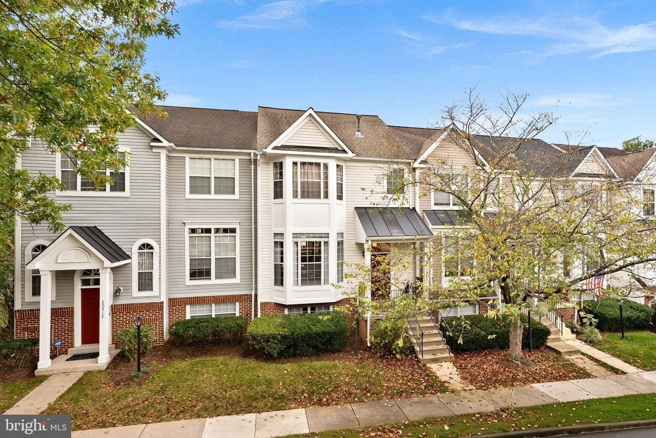 20510 Willoughby Square - Photo 2 of 39