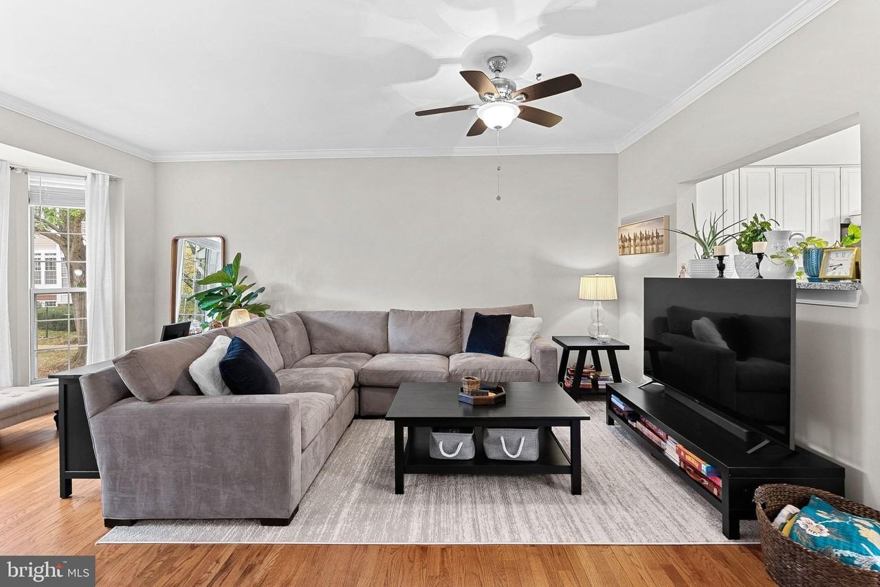 20510 Willoughby Square - Photo 5 of 39