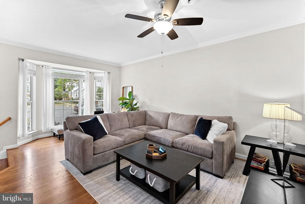 20510 Willoughby Square - Photo 6 of 39