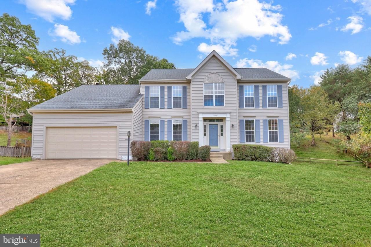 18865 Crossroads Ct - Photo 2 of 50