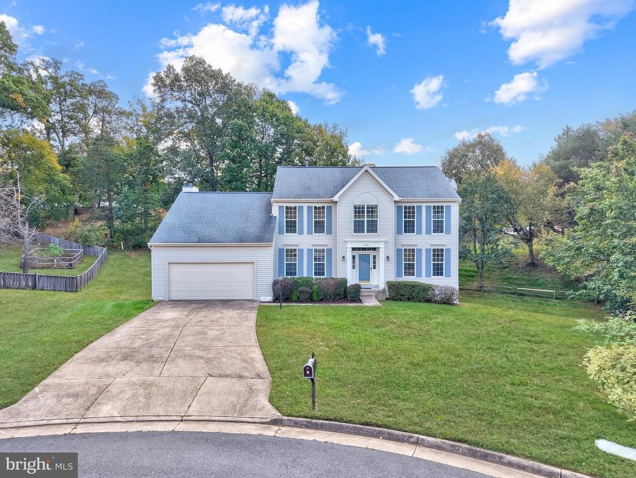 18865 Crossroads Ct - Photo 3 of 50