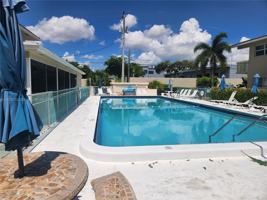 featured image of 2111 Ne 42nd Ct #1