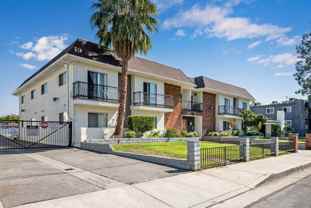 Windsor Arms Apartments - Photo 1 of 1