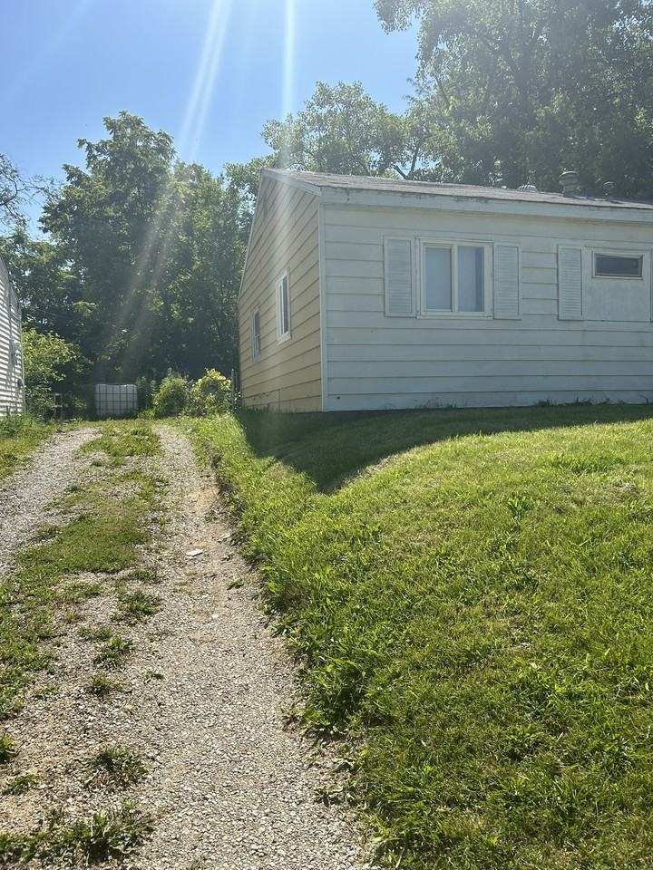 1148 S Hilton St - Photo 2 of 10