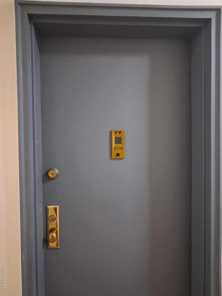 100 Randall Ave ##4e - Photo 3 of 23