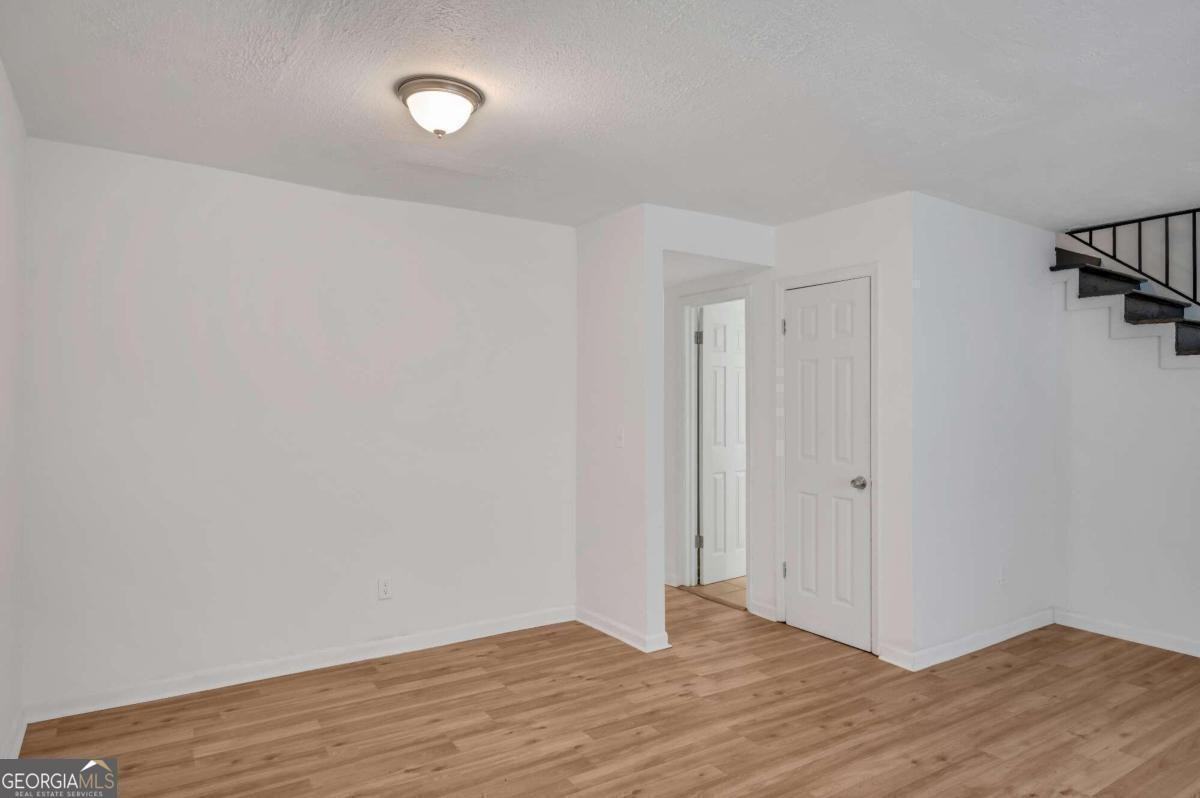 1903 Whitehall Forest Court Southeast - Photo 5 of 34